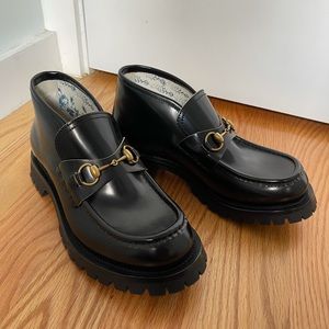 Gucci Horsebit loafers with embroidered bee